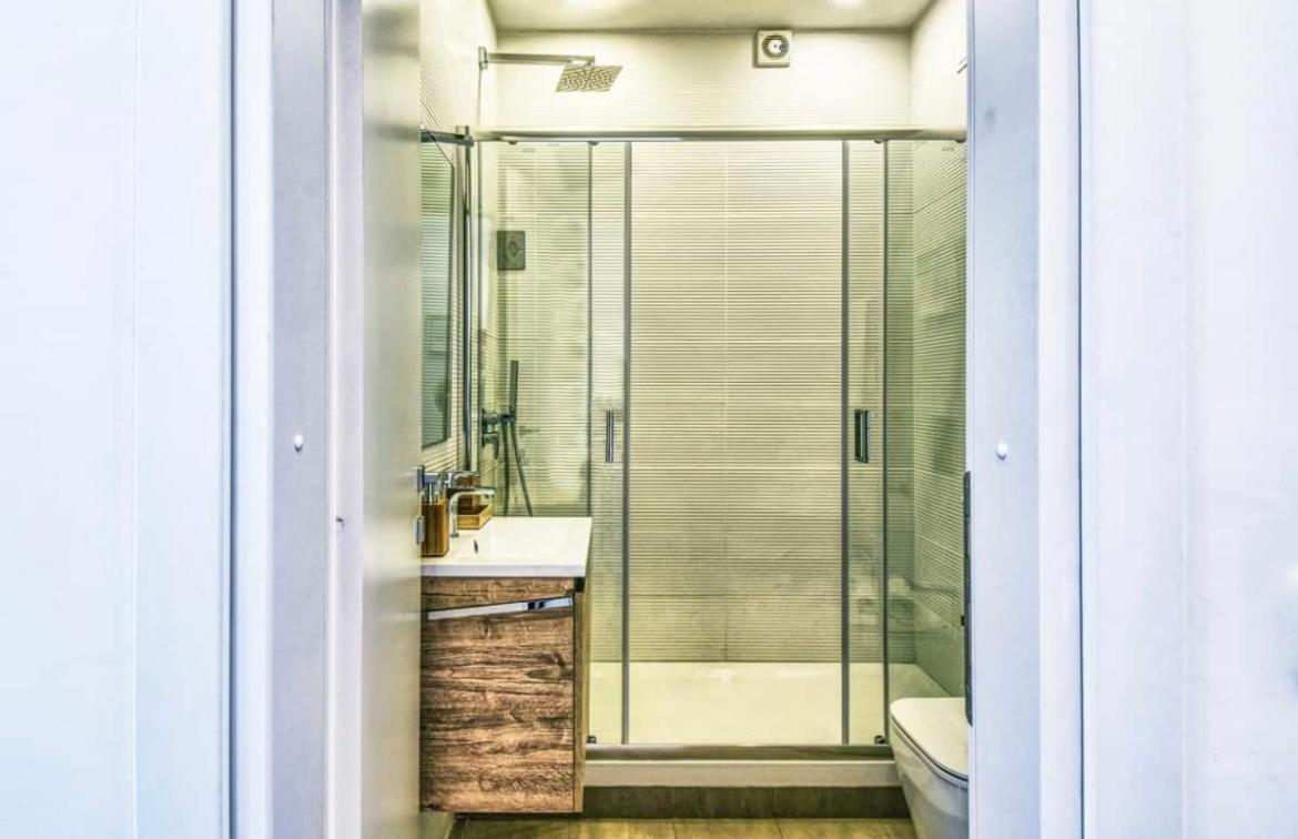 Vatican Luxury Home Jacuzzi Apartment